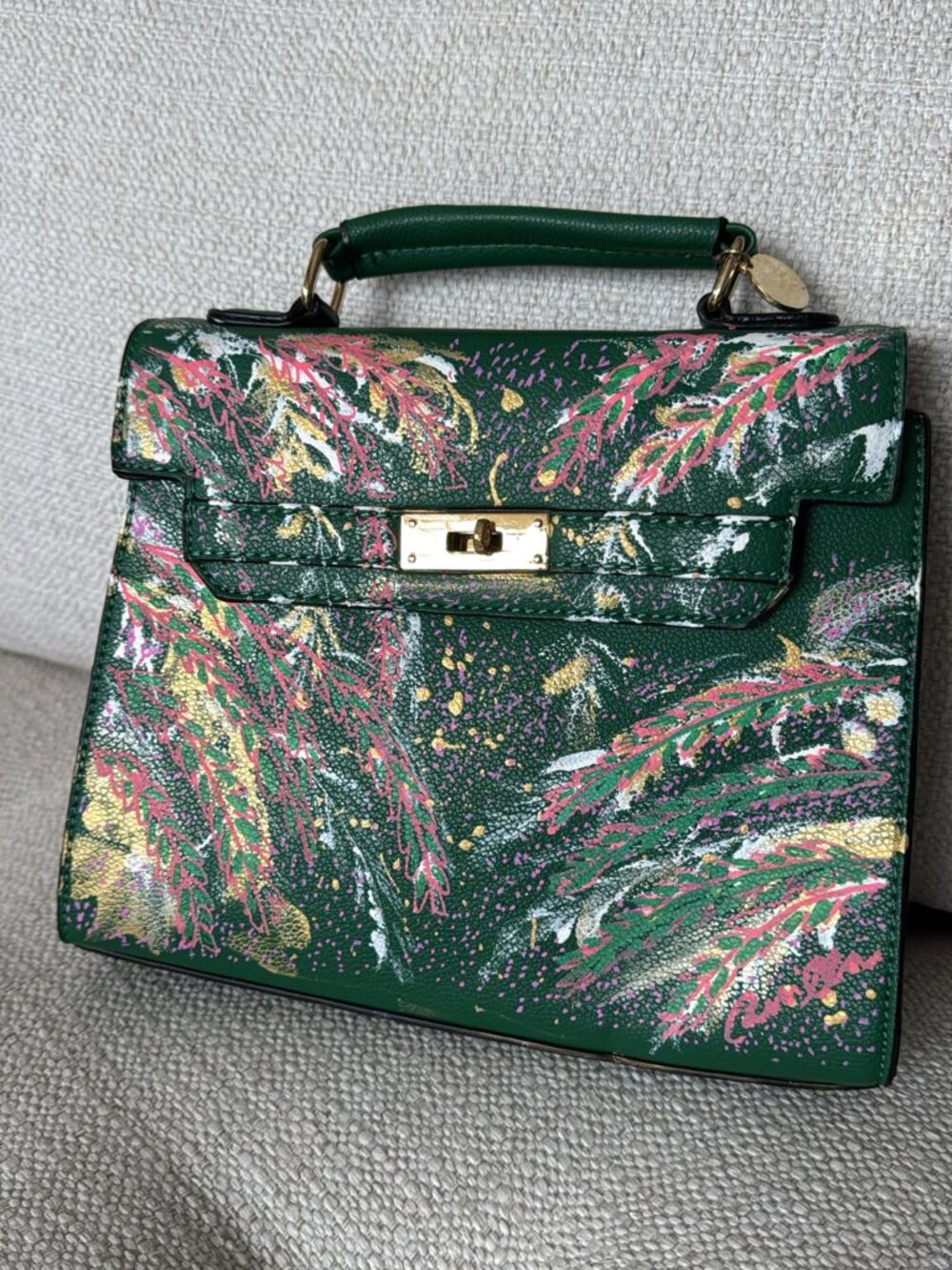Small purse, green and floral
